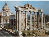 Остатки колоннады Храма Сатурна в Риме